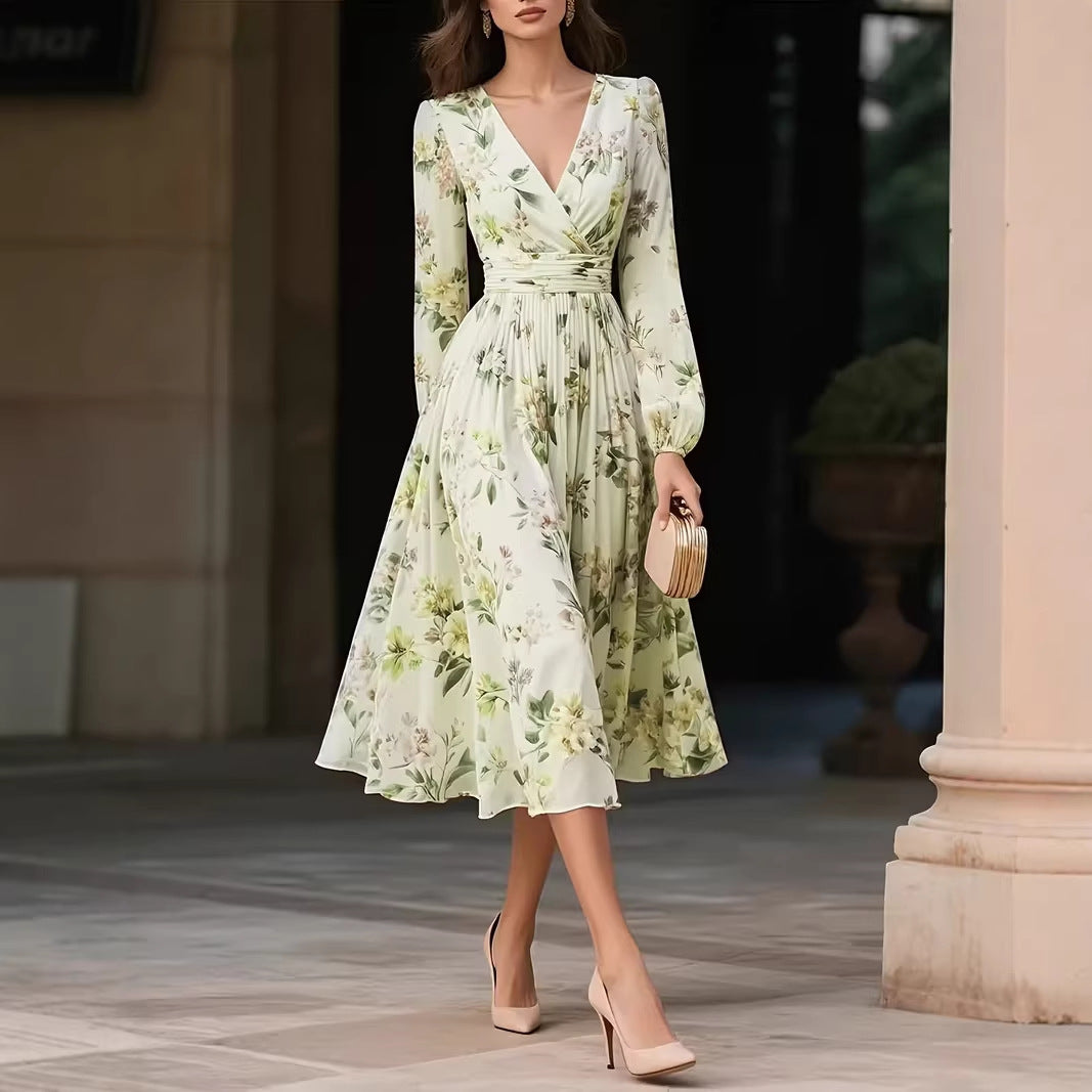 Elegant Blomstret kjole med V-hals